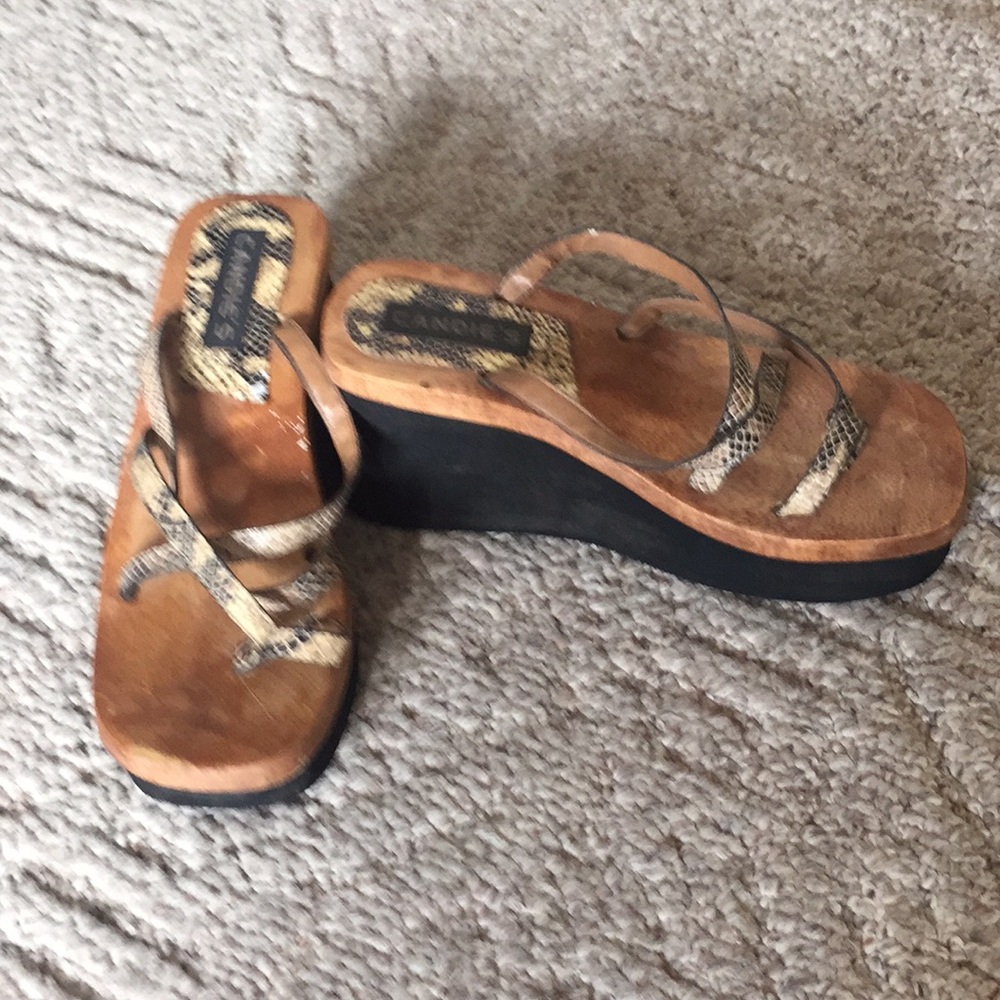 Snakeskin wedge